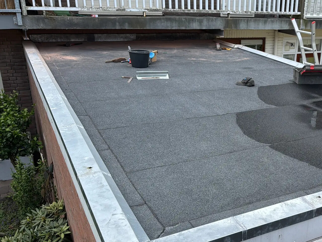 Bitumen roof renewed – Leidsebuurt, Haarlem