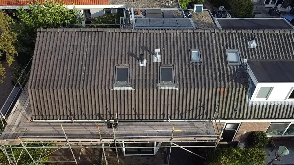 Renewed tiled roof at the front of the house in Zwaanshoek